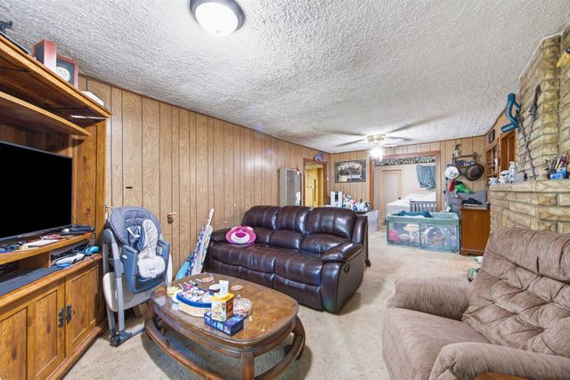 1925 W Mccormick, Wichita, KS 67213