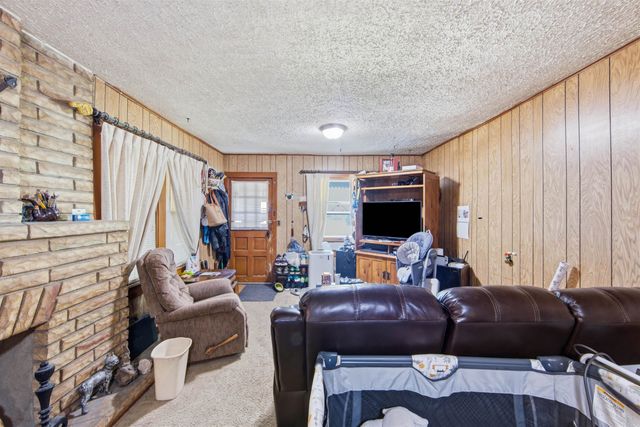 1925 W Mccormick, Wichita, KS 67213