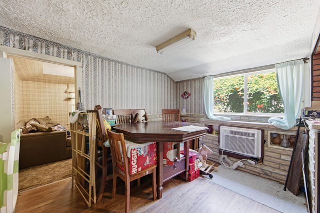 1925 W Mccormick, Wichita, KS 67213