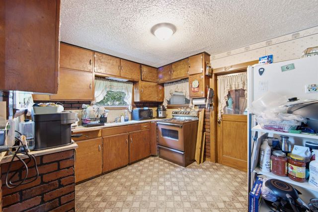 1925 W Mccormick, Wichita, KS 67213