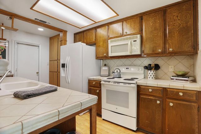 731 Brandywine Dr, Lodi, CA 95240
