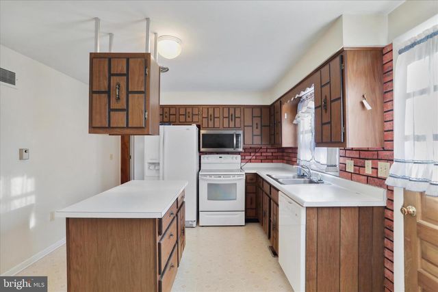 79 LEON DR, Fort Ashby, WV 26719