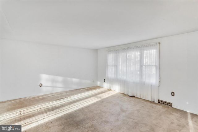 79 LEON DR, Fort Ashby, WV 26719