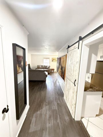 353 N Post Oak Lane 823, Houston, TX 77024