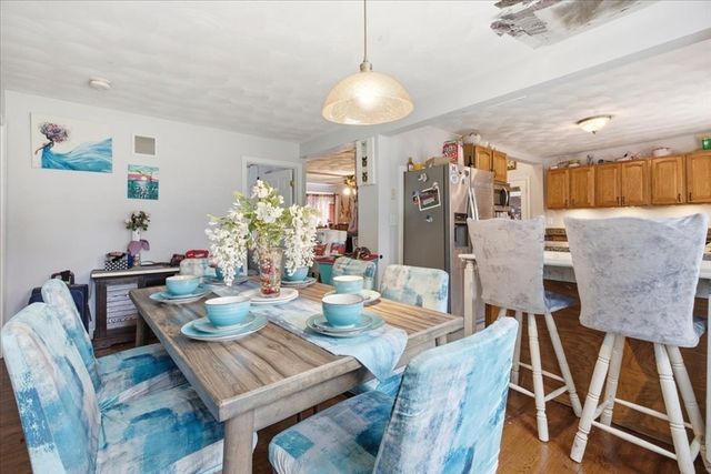 1 Mohawk Dr, North Attleboro, MA 02760