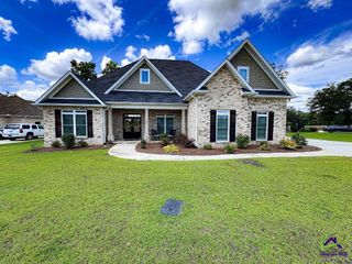 238 SE Flat Shoal Drive, Bonaire, GA 31005