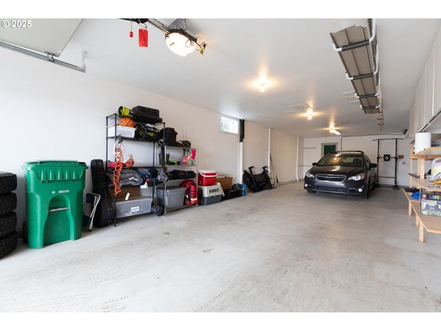 170 Ne BRIDGETON Rd, Portland, OR 97211