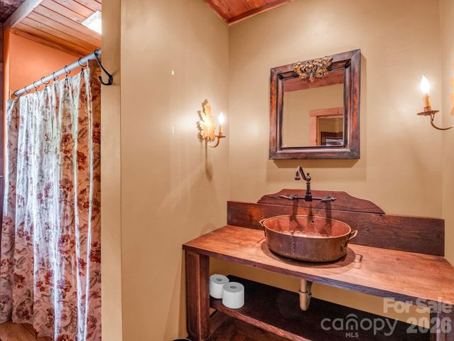 115 Apple Meadow Court, Lake Lure, NC 28746