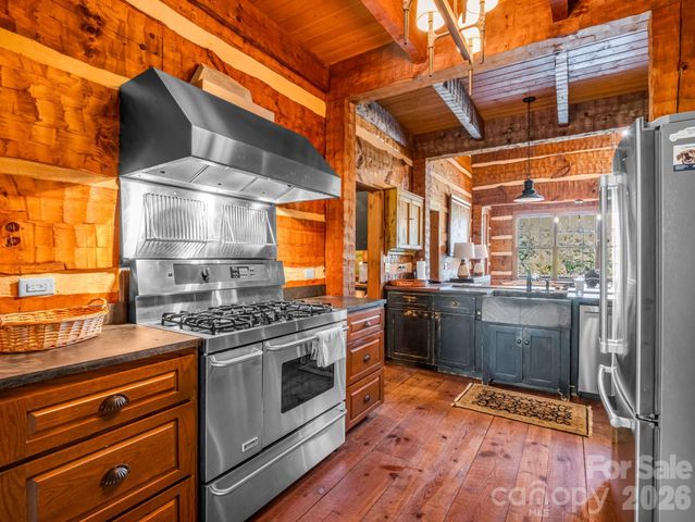 115 Apple Meadow Court, Lake Lure, NC 28746