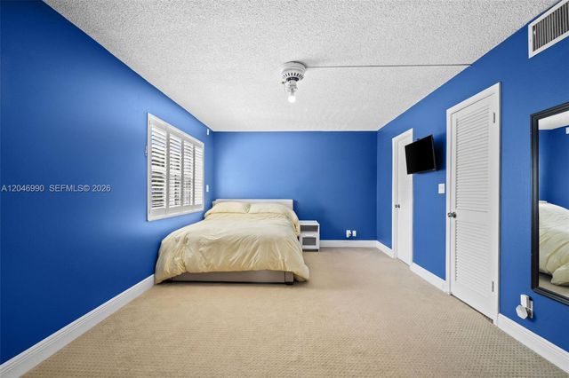 801 NE 27th Ave, Hallandale Beach, FL 33009