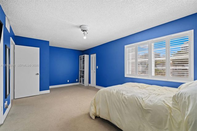 801 NE 27th Ave, Hallandale Beach, FL 33009