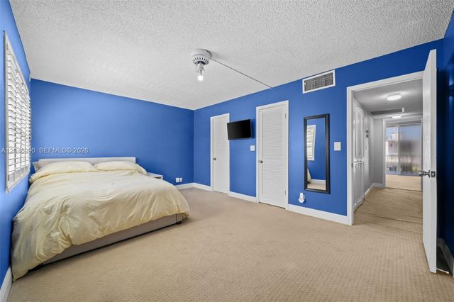 801 NE 27th Ave, Hallandale Beach, FL 33009