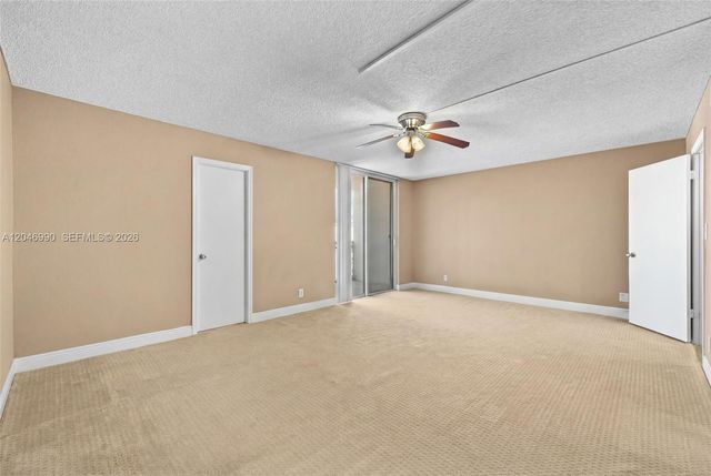 801 NE 27th Ave, Hallandale Beach, FL 33009