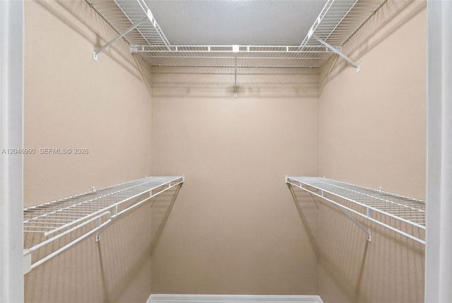 801 NE 27th Ave, Hallandale Beach, FL 33009