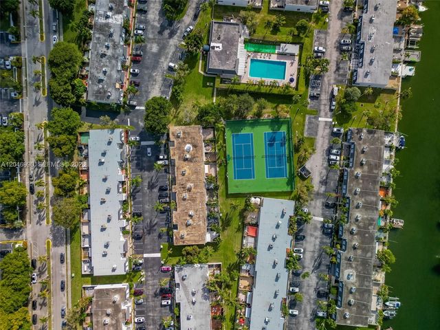 801 NE 27th Ave, Hallandale Beach, FL 33009