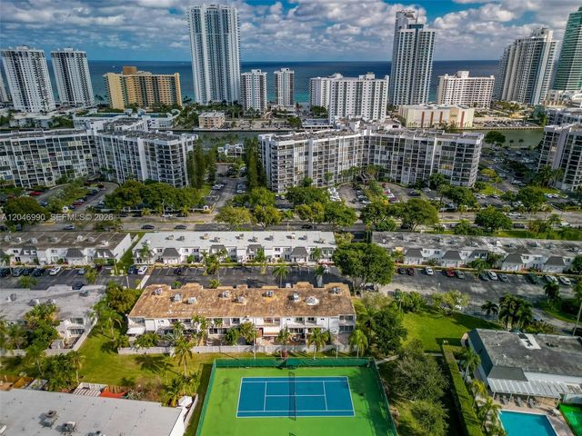801 NE 27th Ave, Hallandale Beach, FL 33009