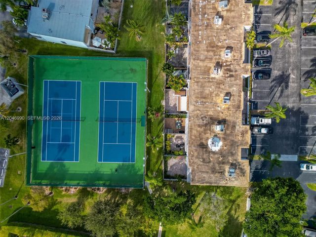 801 NE 27th Ave, Hallandale Beach, FL 33009