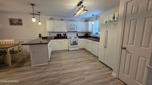 37 Precious Memories Lane, Elizabethtown, NC 28337