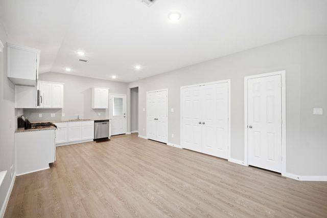815 Jefferson Avenue, Cleveland, TX 77327