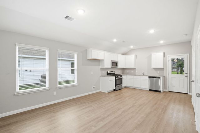 815 Jefferson Avenue, Cleveland, TX 77327