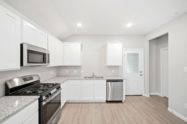 815 Jefferson Avenue, Cleveland, TX 77327