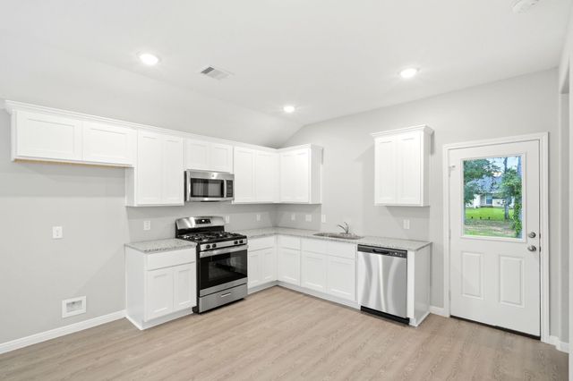 815 Jefferson Avenue, Cleveland, TX 77327