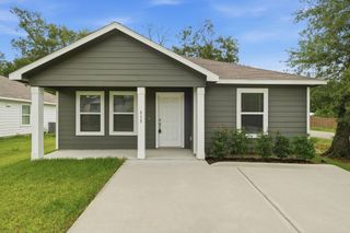 815 Jefferson Avenue, Cleveland, TX 77327