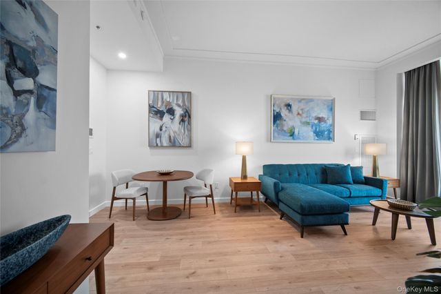 1 Renaissance Square 10D, White Plains, NY 10601