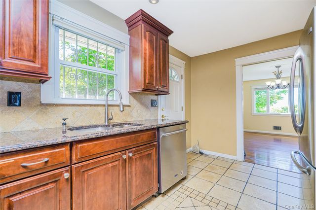 215 Coverly Avenue, Staten Island, NY 10301