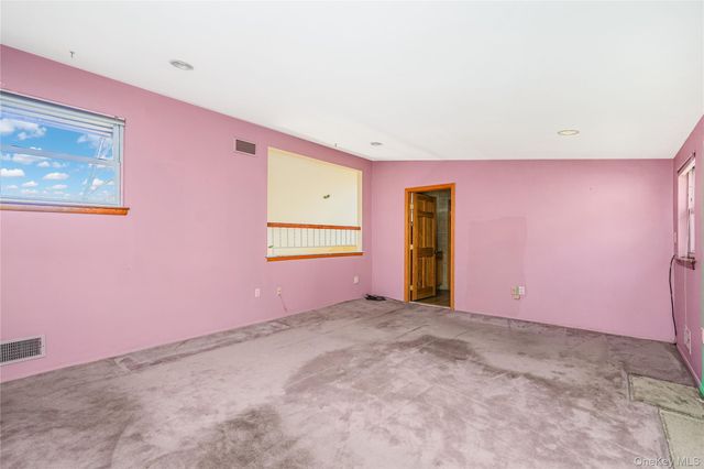 215 Coverly Avenue, Staten Island, NY 10301