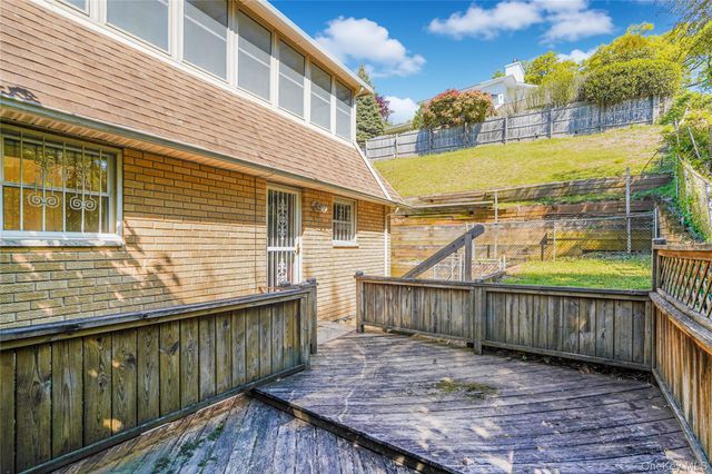 215 Coverly Avenue, Staten Island, NY 10301