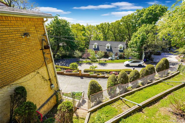 215 Coverly Avenue, Staten Island, NY 10301