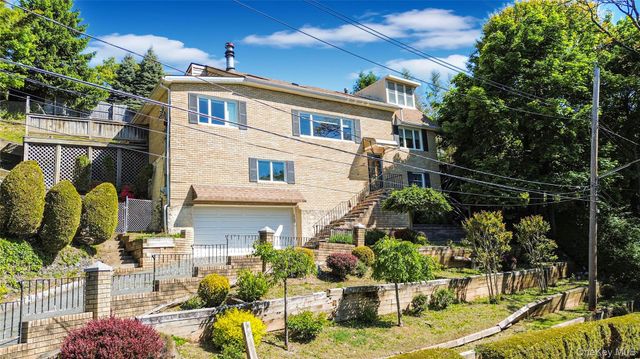 215 Coverly Avenue, Staten Island, NY 10301