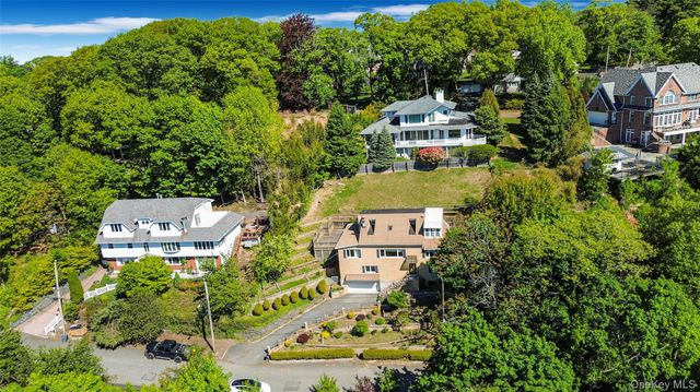 215 Coverly Avenue, Staten Island, NY 10301