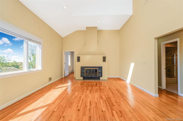 215 Coverly Avenue, Staten Island, NY 10301