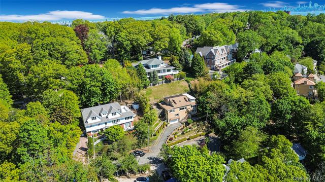 215 Coverly Avenue, Staten Island, NY 10301