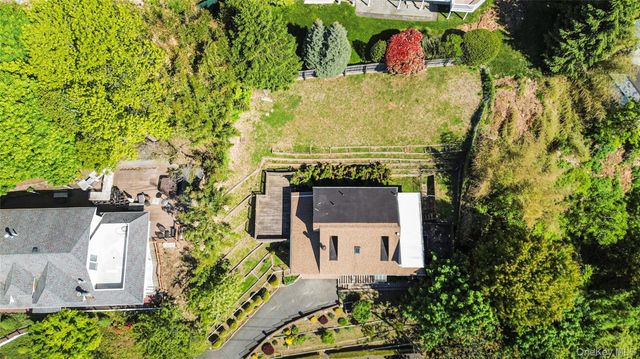 215 Coverly Avenue, Staten Island, NY 10301