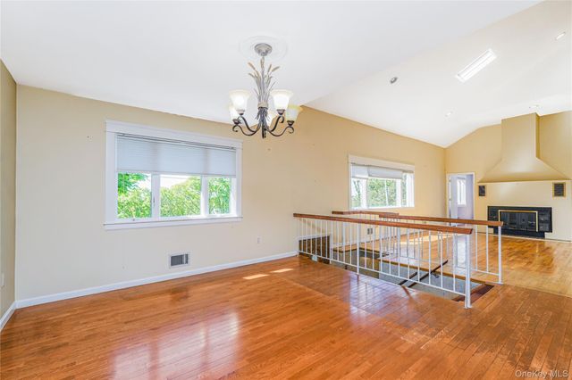 215 Coverly Avenue, Staten Island, NY 10301