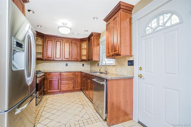 215 Coverly Avenue, Staten Island, NY 10301