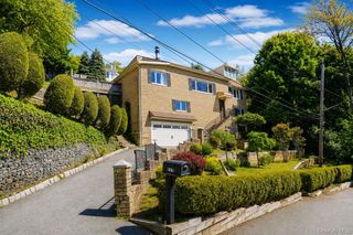 215 Coverly Avenue, Staten Island, NY 10301