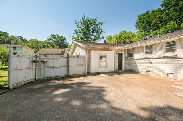 604 Meadow Lane Dr, Nashville, TN 37221