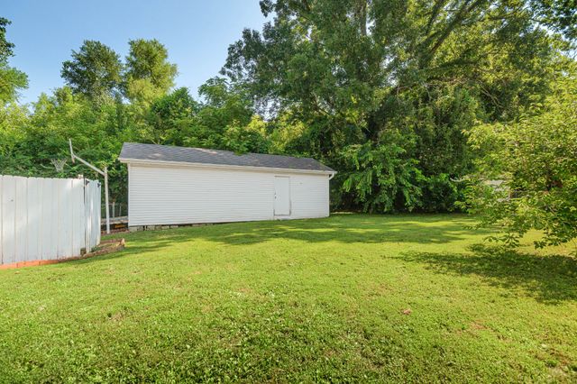 604 Meadow Lane Dr, Nashville, TN 37221