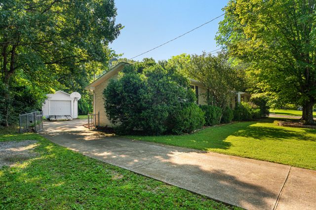 604 Meadow Lane Dr, Nashville, TN 37221