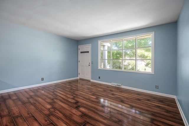 604 Meadow Lane Dr, Nashville, TN 37221
