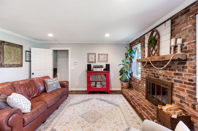 208 Wellington Dr, Madison, TN 37115