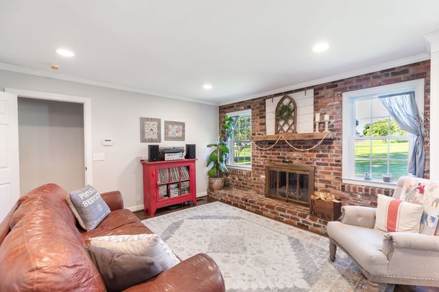 208 Wellington Dr, Madison, TN 37115