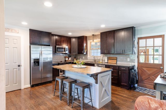 208 Wellington Dr, Madison, TN 37115