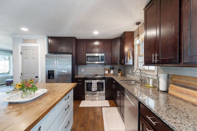 208 Wellington Dr, Madison, TN 37115
