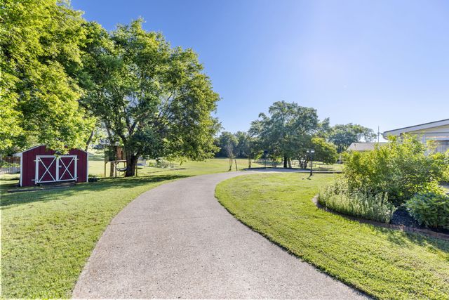 208 Wellington Dr, Madison, TN 37115