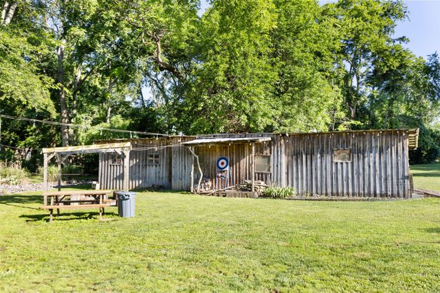 208 Wellington Dr, Madison, TN 37115